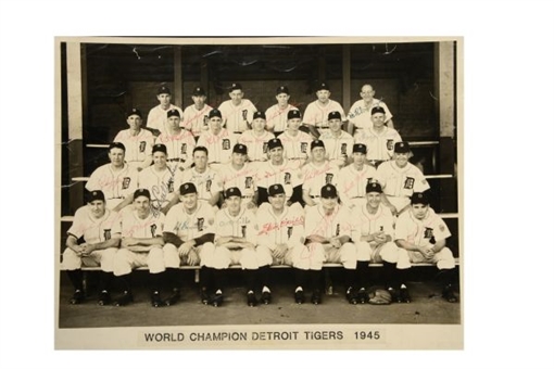 1945 Detroit Tigers World Champions Team Signed 11x14 Photo (29 Signatures)